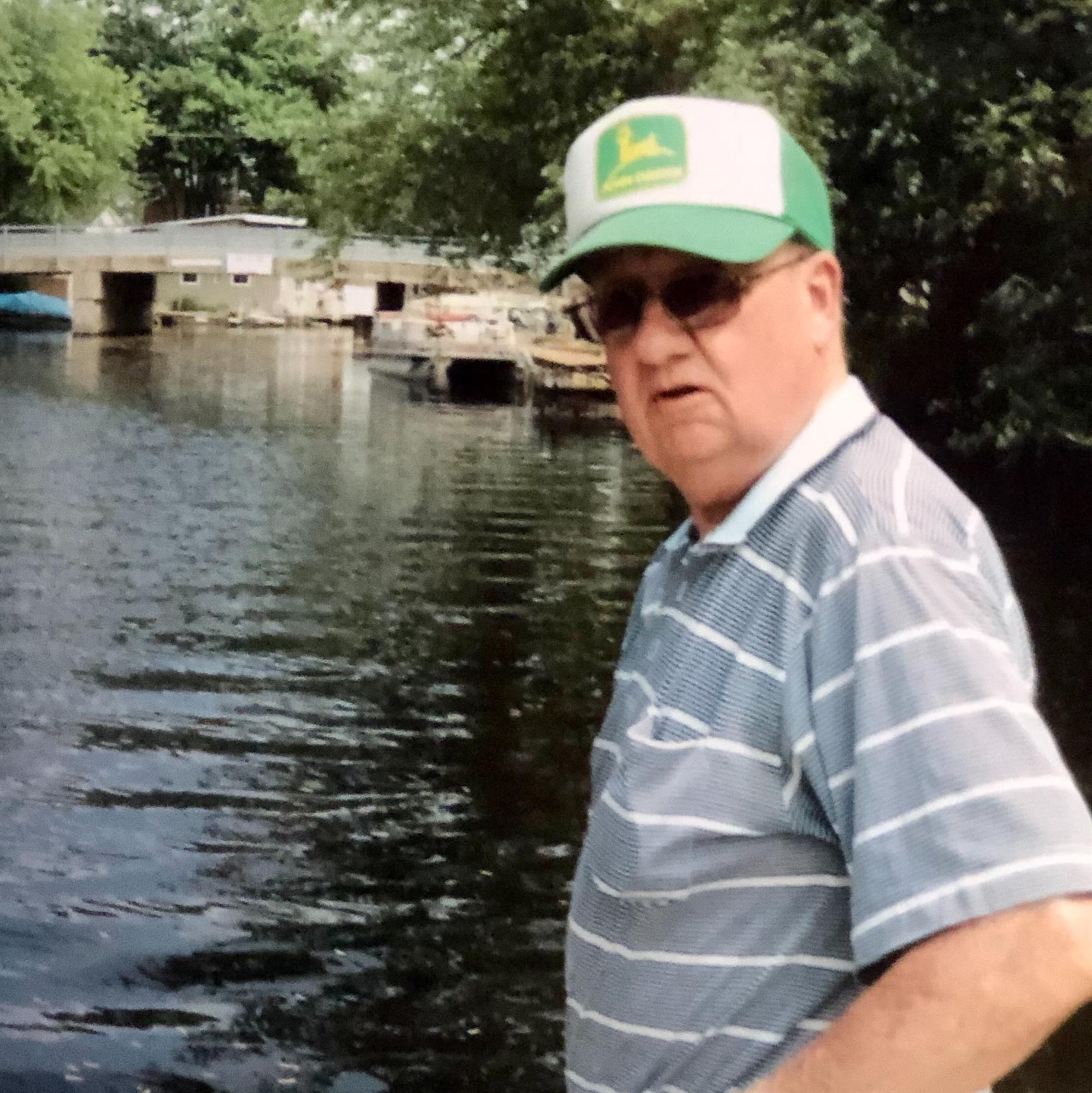 Russell Dale McGowen's obituary , Passed away on November 2, 2020 in Mentone, Indiana