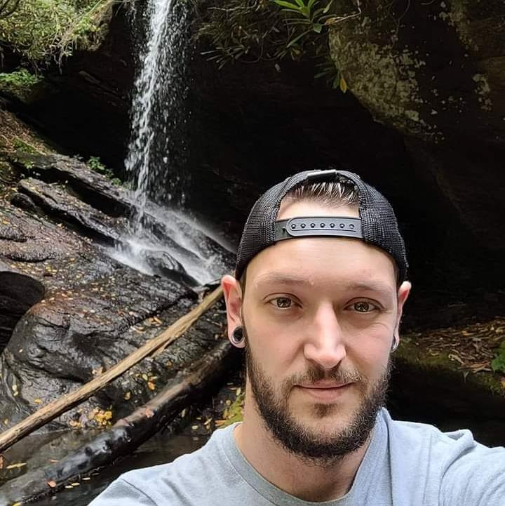 Justin Hughes Obituary (1992 - 2021) | Spruce Pine, North Carolina