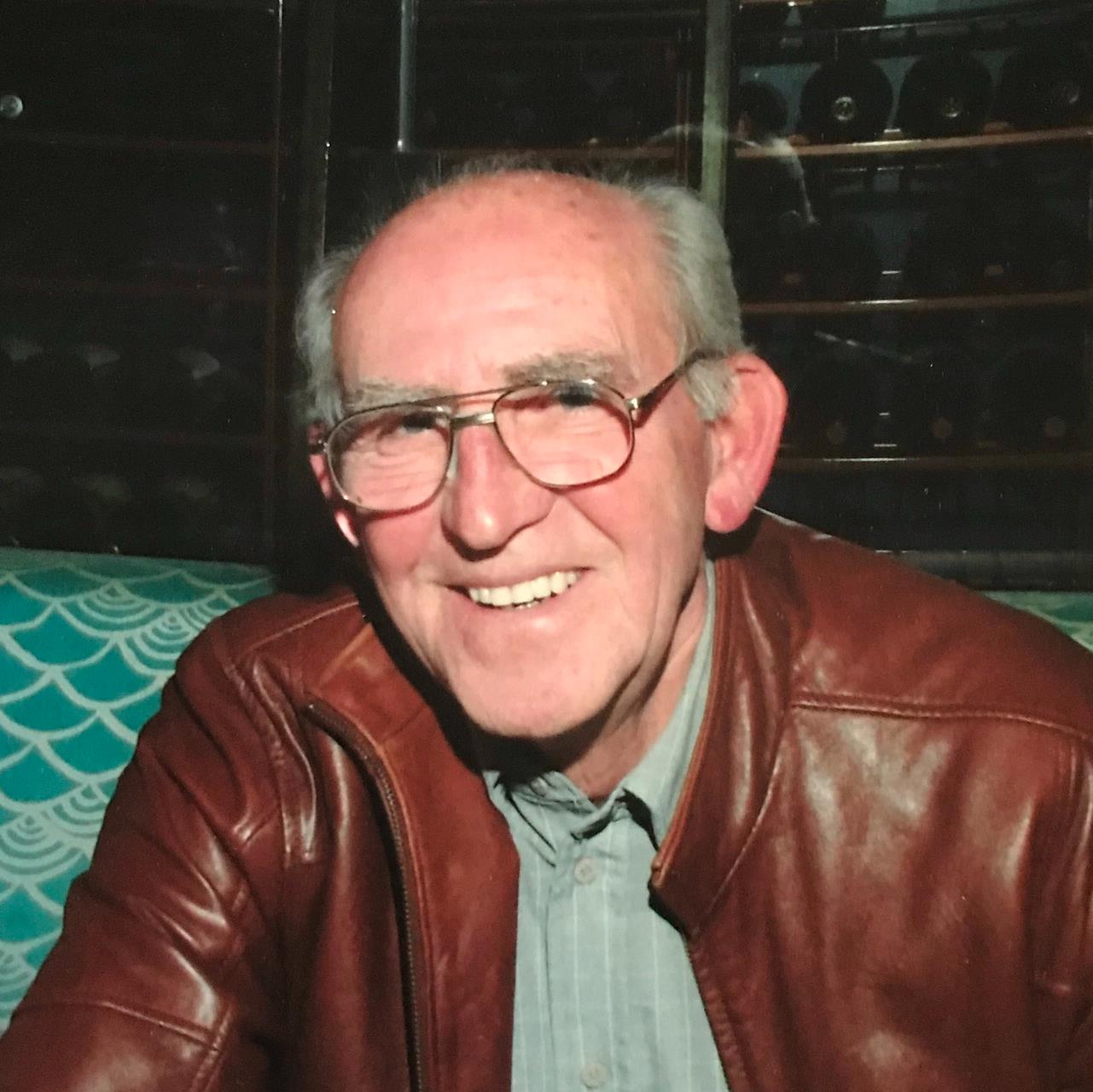 Gordon Phillips's obituary , Passed away on December 19, 2021 in Nanaimo, British Columbia